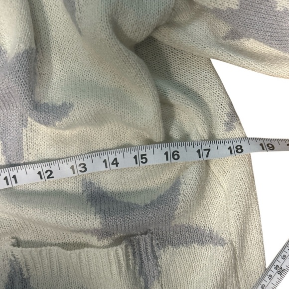 Altar’d State Cream Gray Star Print Open Front Cardigan Sweater Size Medium - Picture 6 of 6
